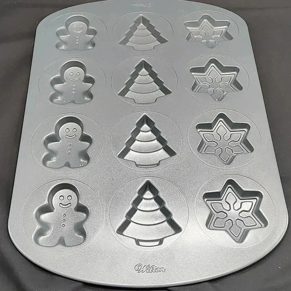 Wilton Christmas Holiday Cookie Pan - Picture 1 of 2